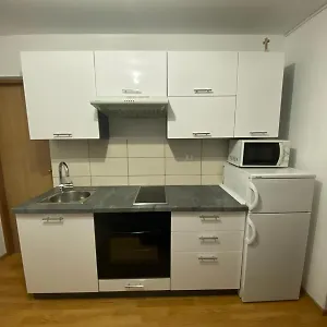 Marko Apartmán Vir